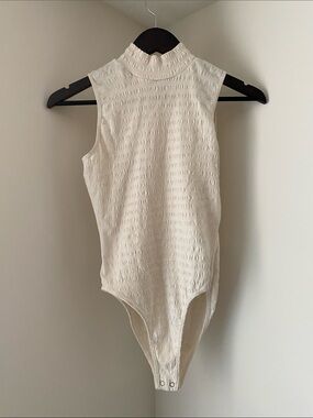 Sleeveless Mock Neck Textured Bodysuit - Cream